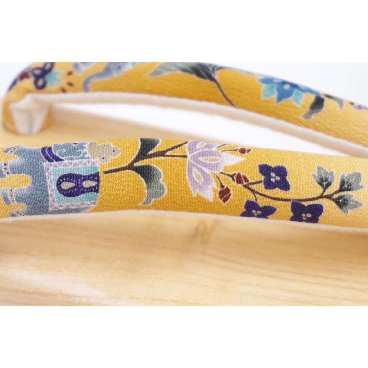 【新品】女草履　Ｆサイズ【岡重】