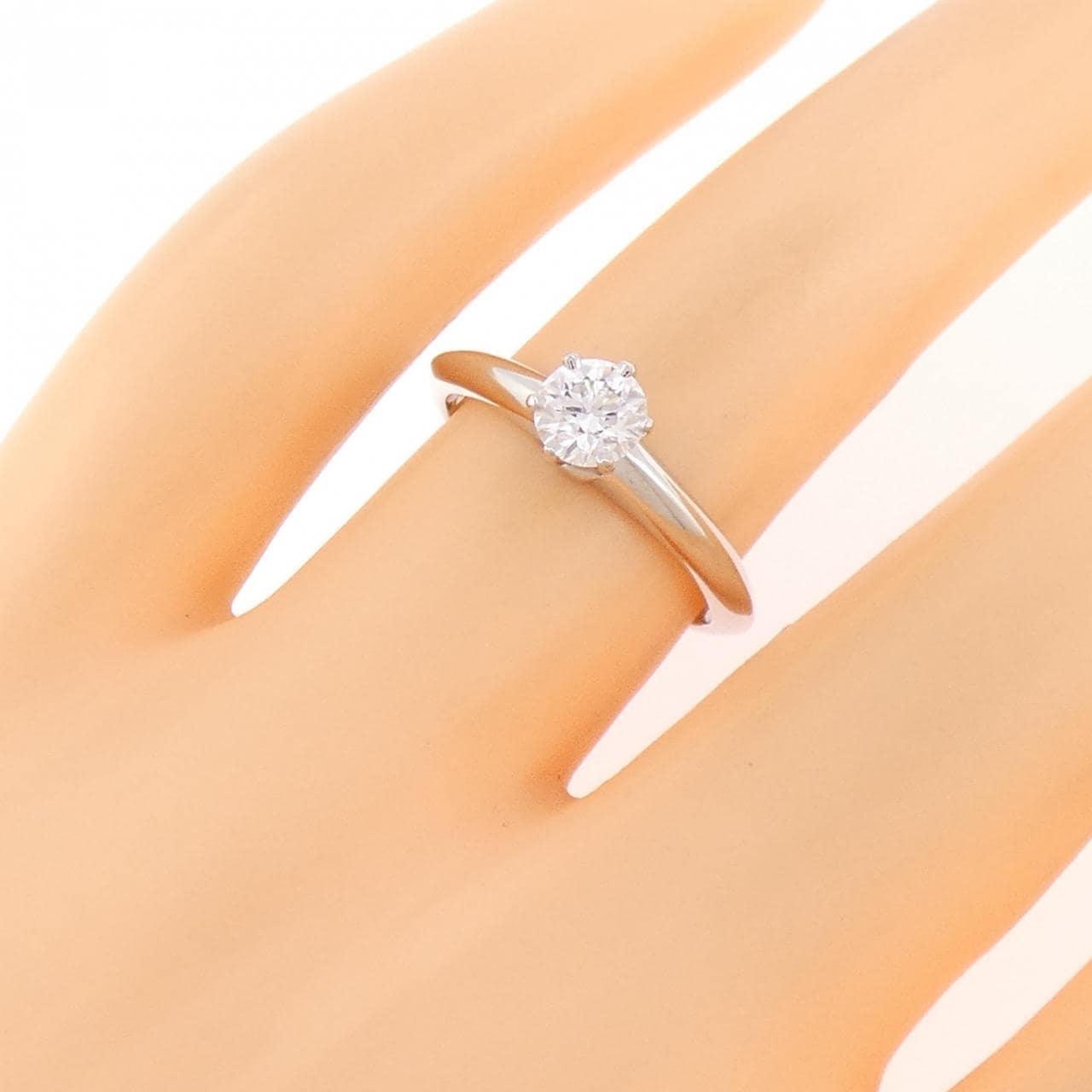 ティファニー クラシックソリティア リング 0.43CT D VS1