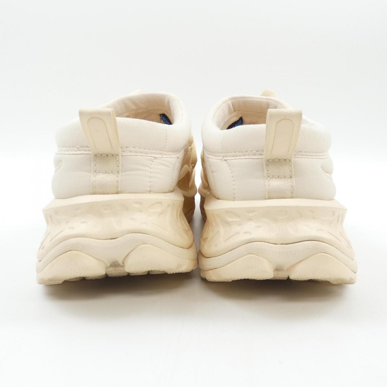 ホカオネオネ HOKA ONE ONE シューズ