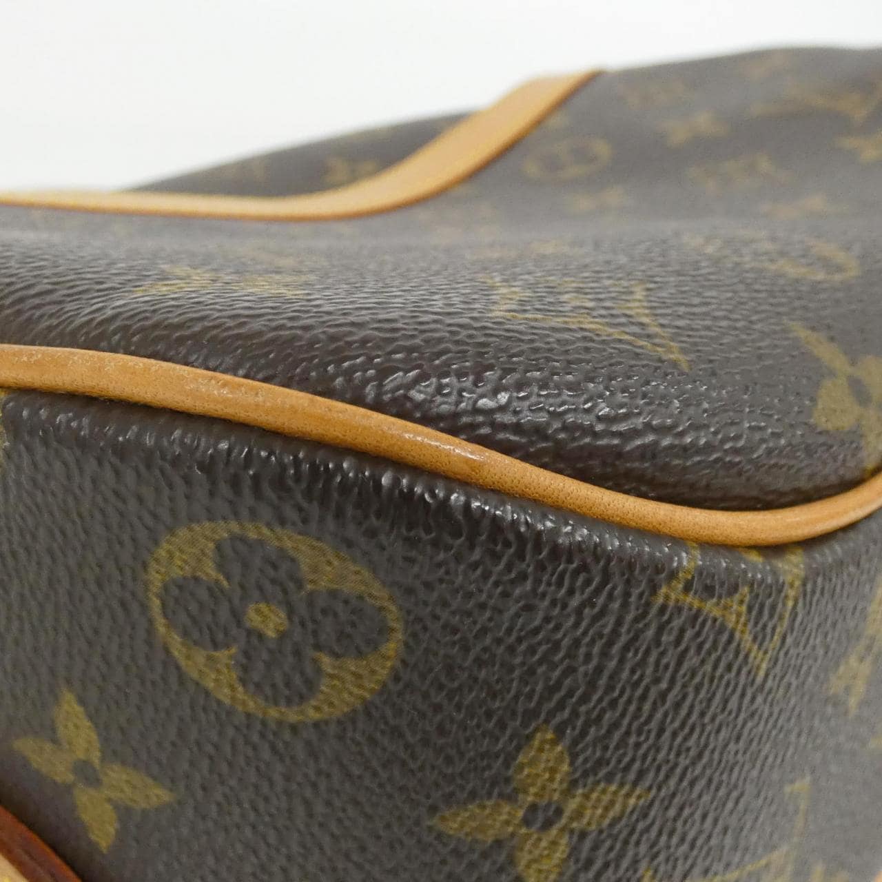 ルイヴィトン モノグラム ブロワ M51221 ショルダーバッグ