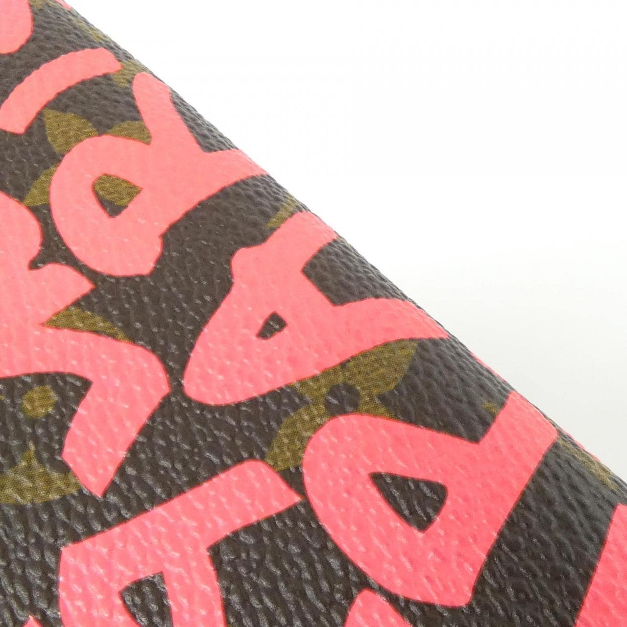 ルイヴィトン モノグラム グラフィティ(スティーブンスフ ジッピー ウォレット M93710 財布