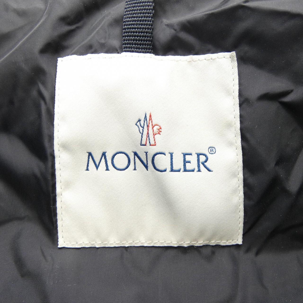 モンクレール MONCLER ダウンジャケット