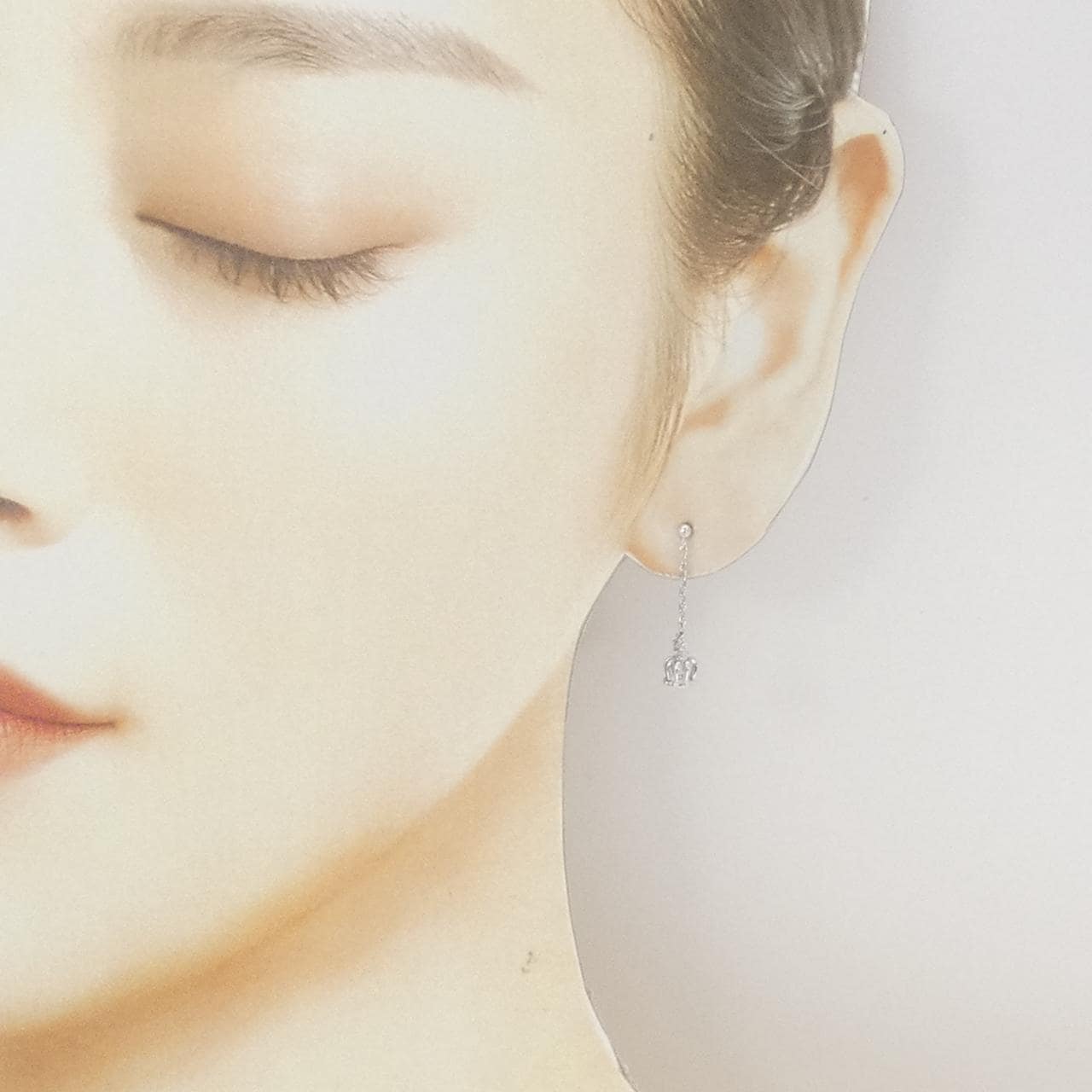 K18WG クラウン ダイヤモンド ピアス 0.08CT