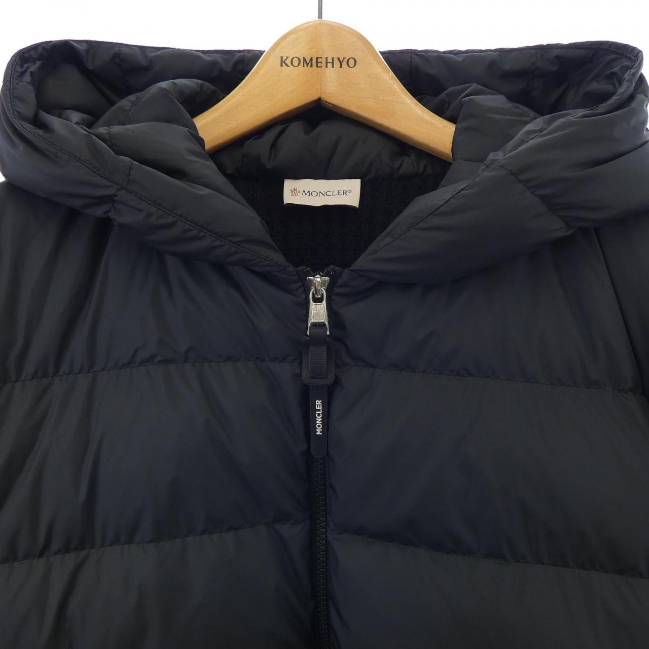 モンクレール MONCLER ダウンジャケット