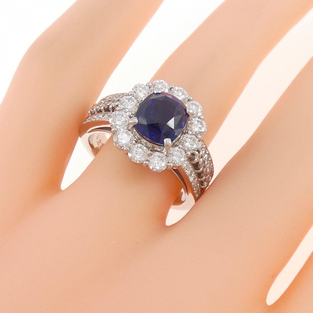 PT900 サファイヤ リング 3.20CT