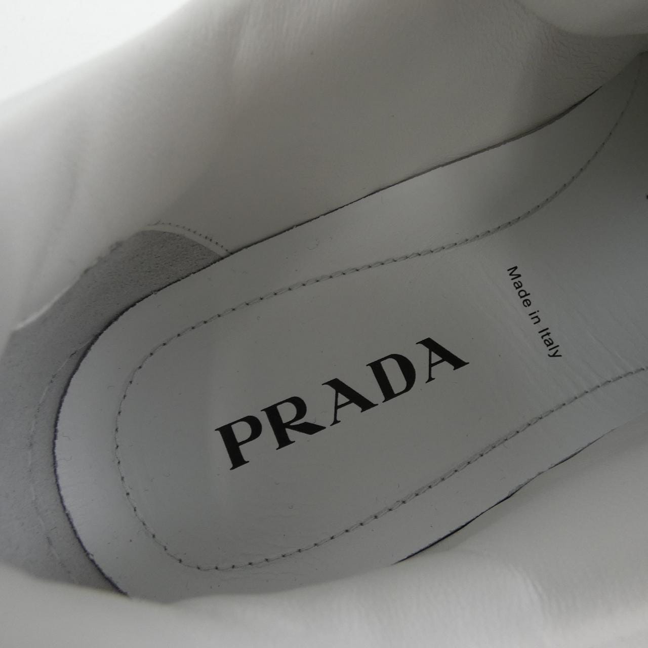 プラダ PRADA スニーカー