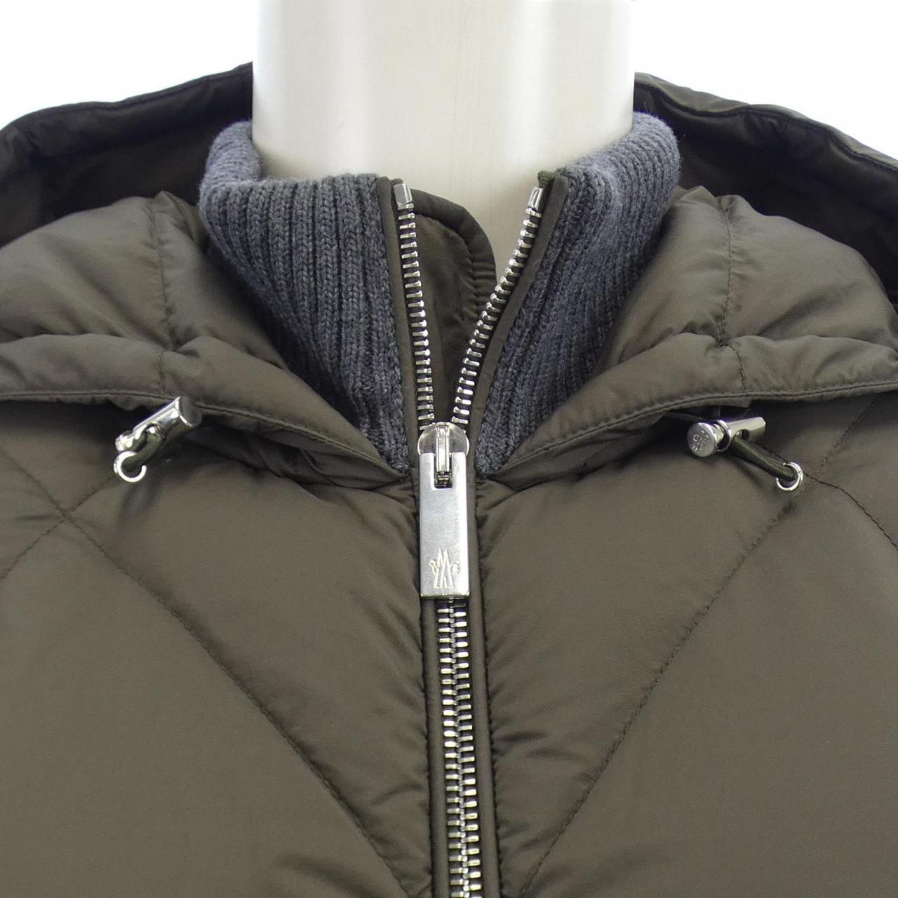 モンクレール MONCLER ダウンジャケット