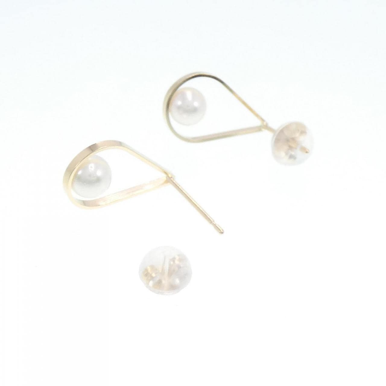 [BRAND NEW] K18YG Akoya pearl earrings 4.5mm