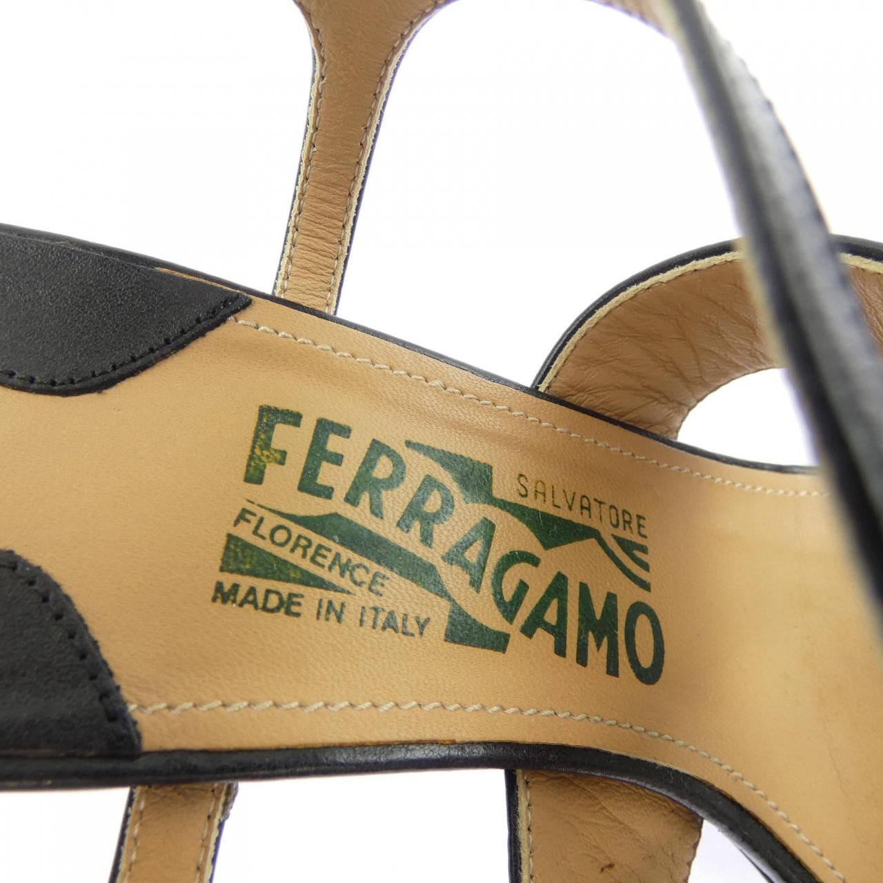 サルヴァトーレフェラガモ SALVATORE FERRAGAMO PETRONILLA サンダル