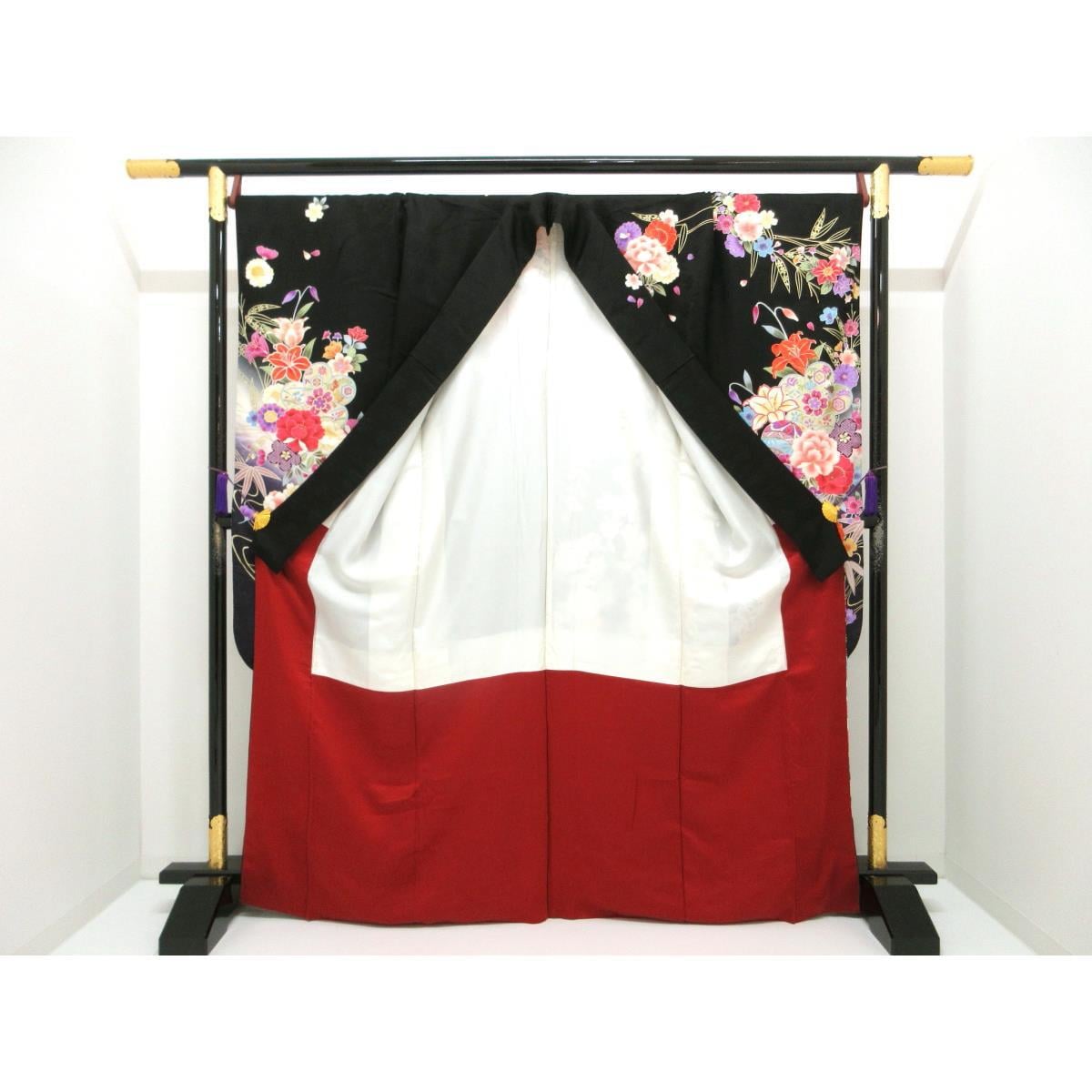 振袖　友禅金彩加工　刺繍入りボカシ染