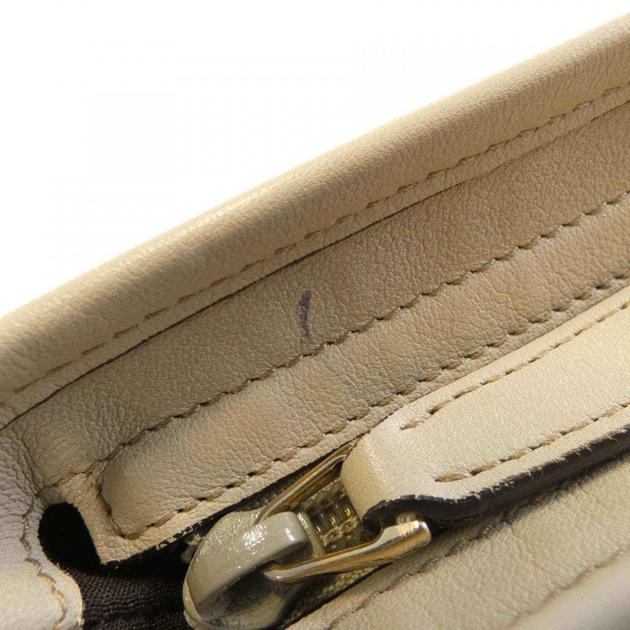 Gucci 388924 KQWFZ单肩包