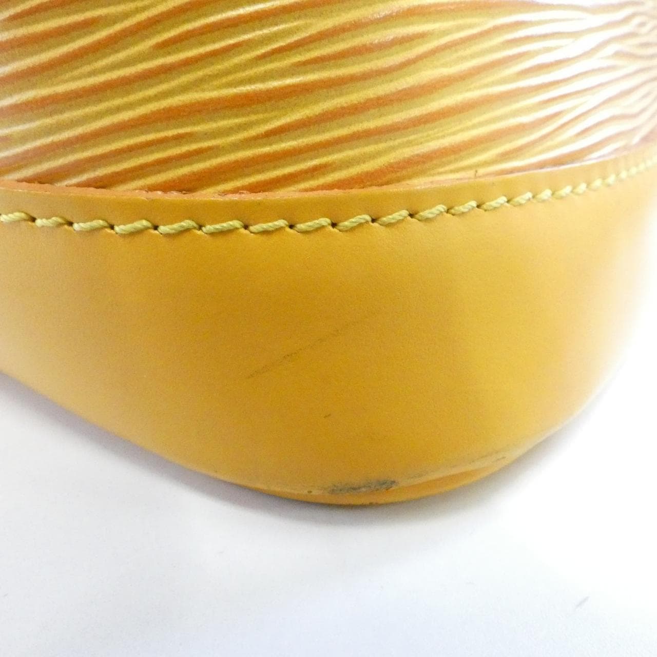 ルイヴィトン エピ アルマ PM M52149 バッグ