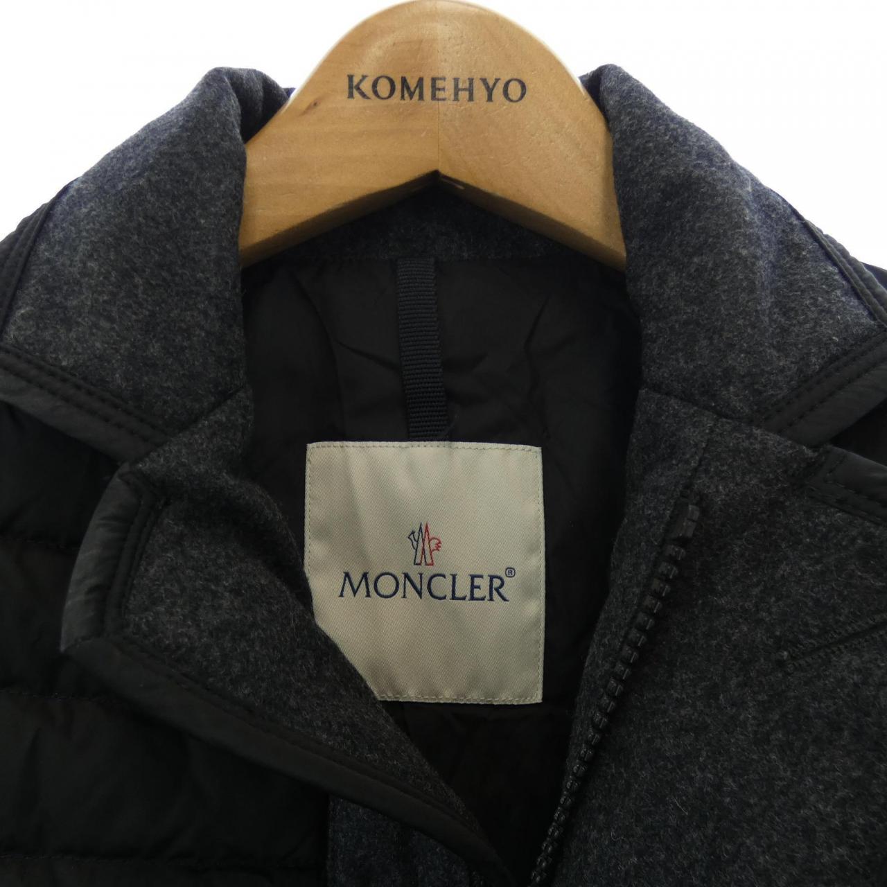 モンクレール MONCLER ダウンジャケット