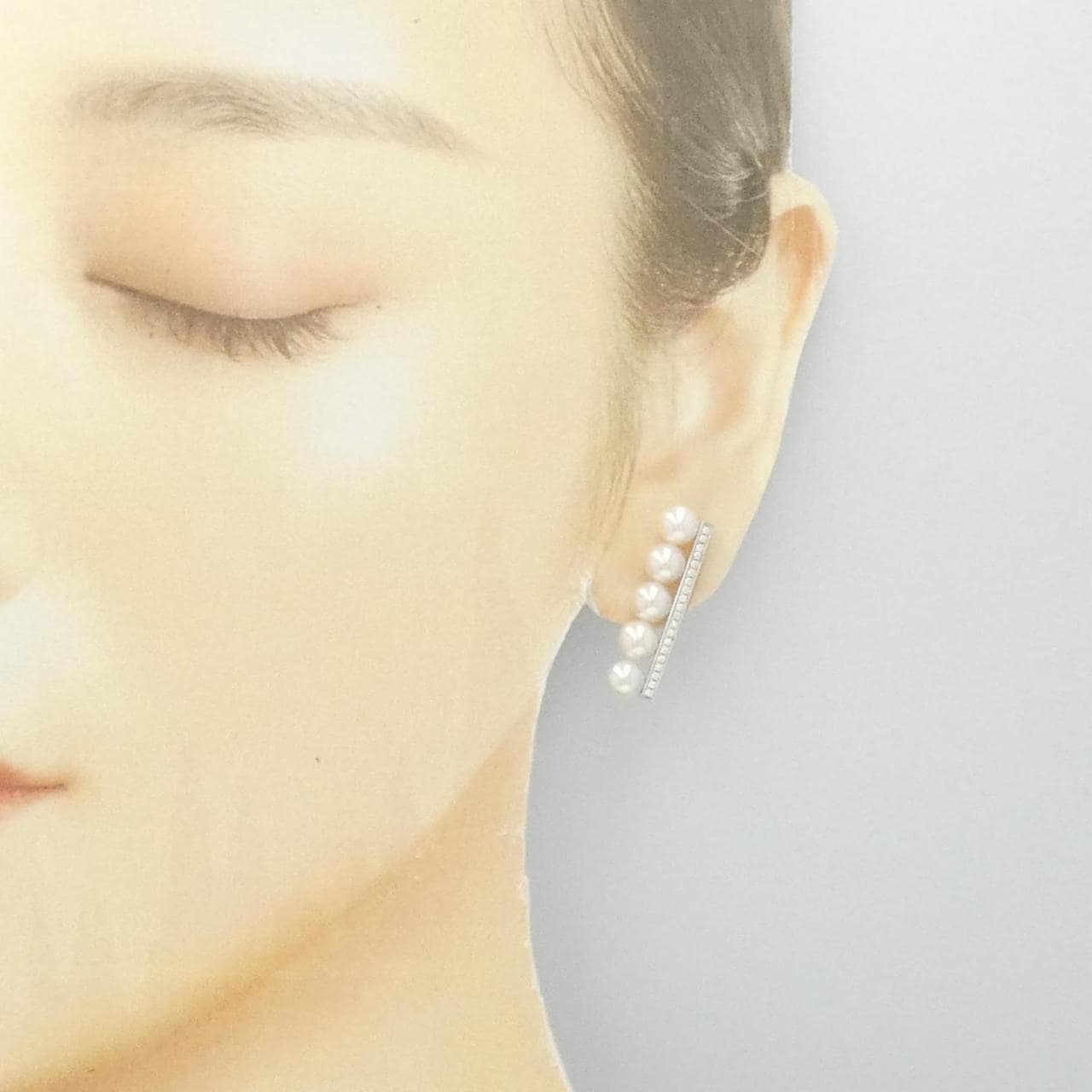 Tasaki balance Diamond pavé earrings