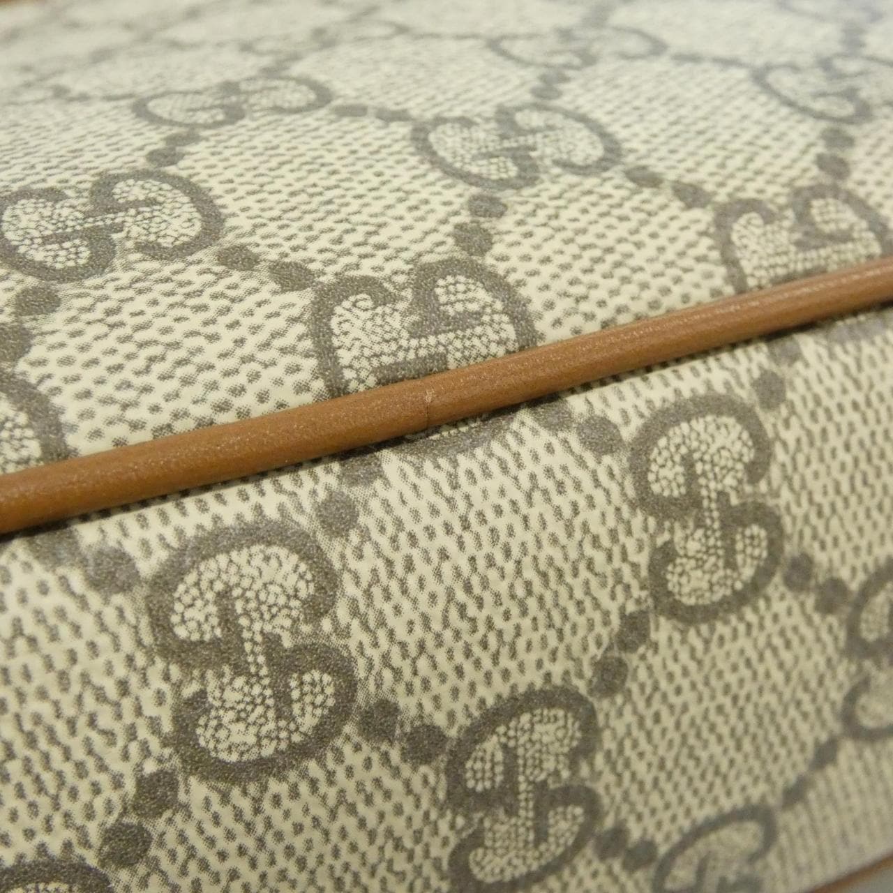 グッチ GG EMBLEM 821216 FAED3 ショルダーバッグ