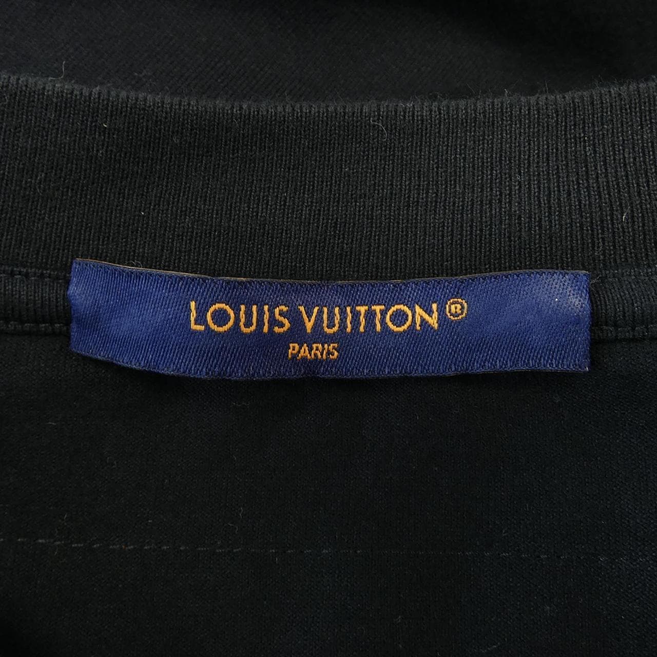 ルイヴィトン LOUIS VUITTON エンボスLVコットンTシャツ HNY55WDT3 Tシャツ