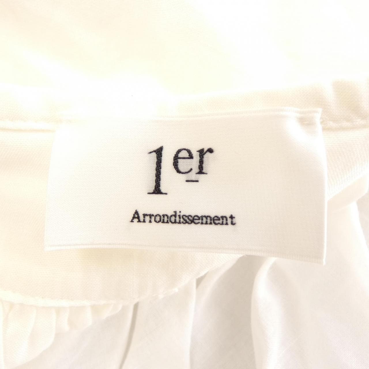 プルミエアロンディスモン 1er Arrondissement トップス