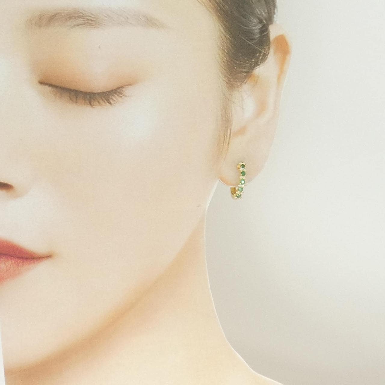 K18YG エメラルド フープ ピアス