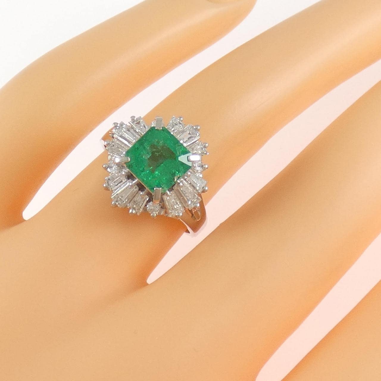 PT900 エメラルド リング 1.38CT