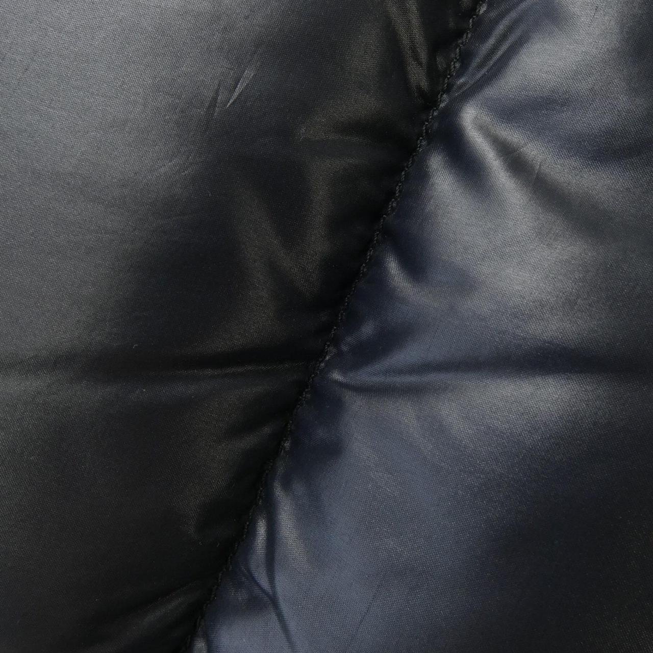 デュベティカ DUVETICA ダウンジャケット