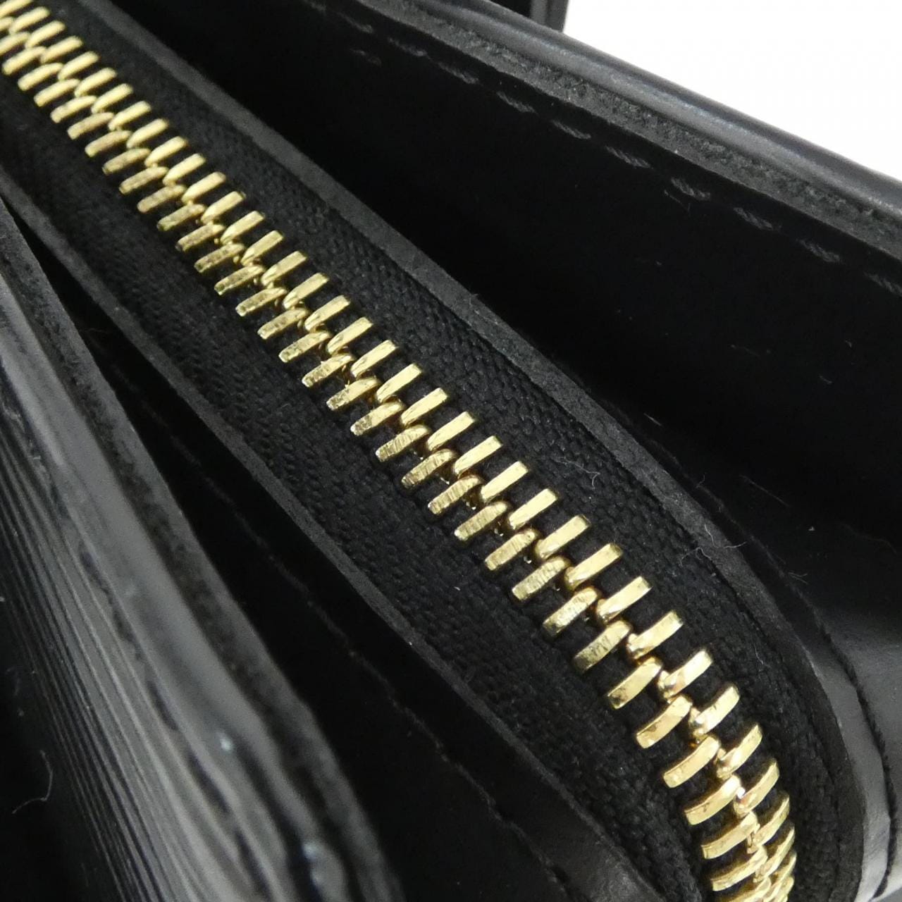 ルイヴィトン エピ クロワゼット PM M52492 ショルダーバッグ