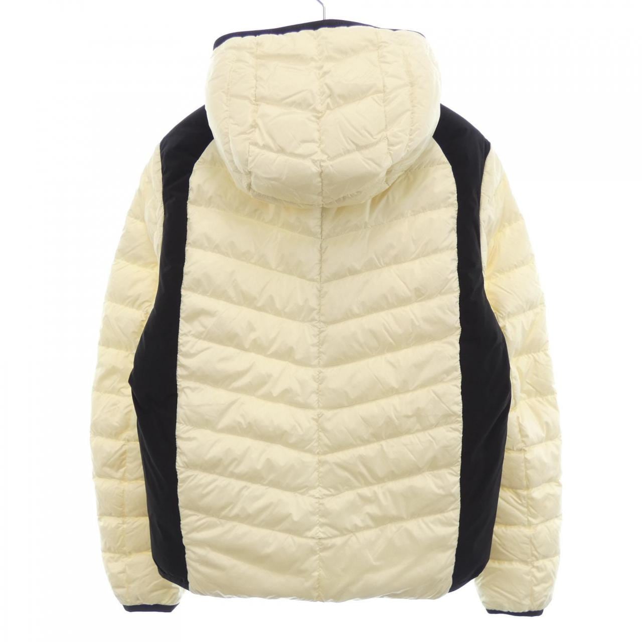 モンクレール MONCLER ダウンジャケット