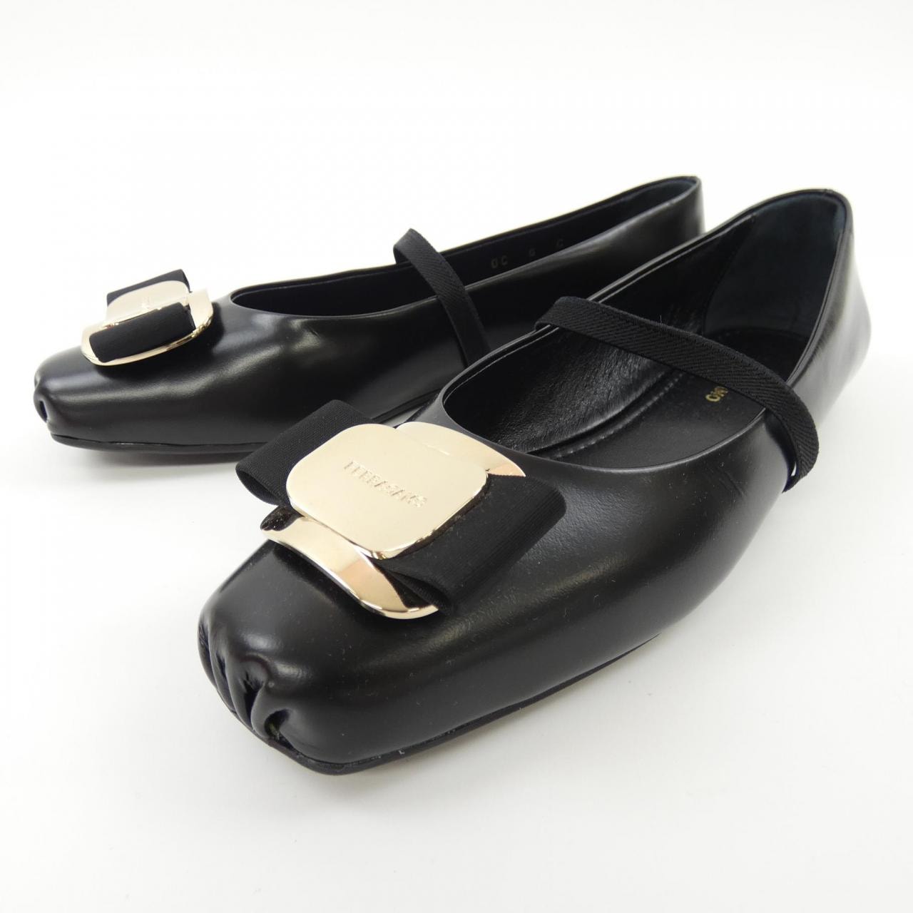 フェラガモ FERRAGAMO フラットシューズ