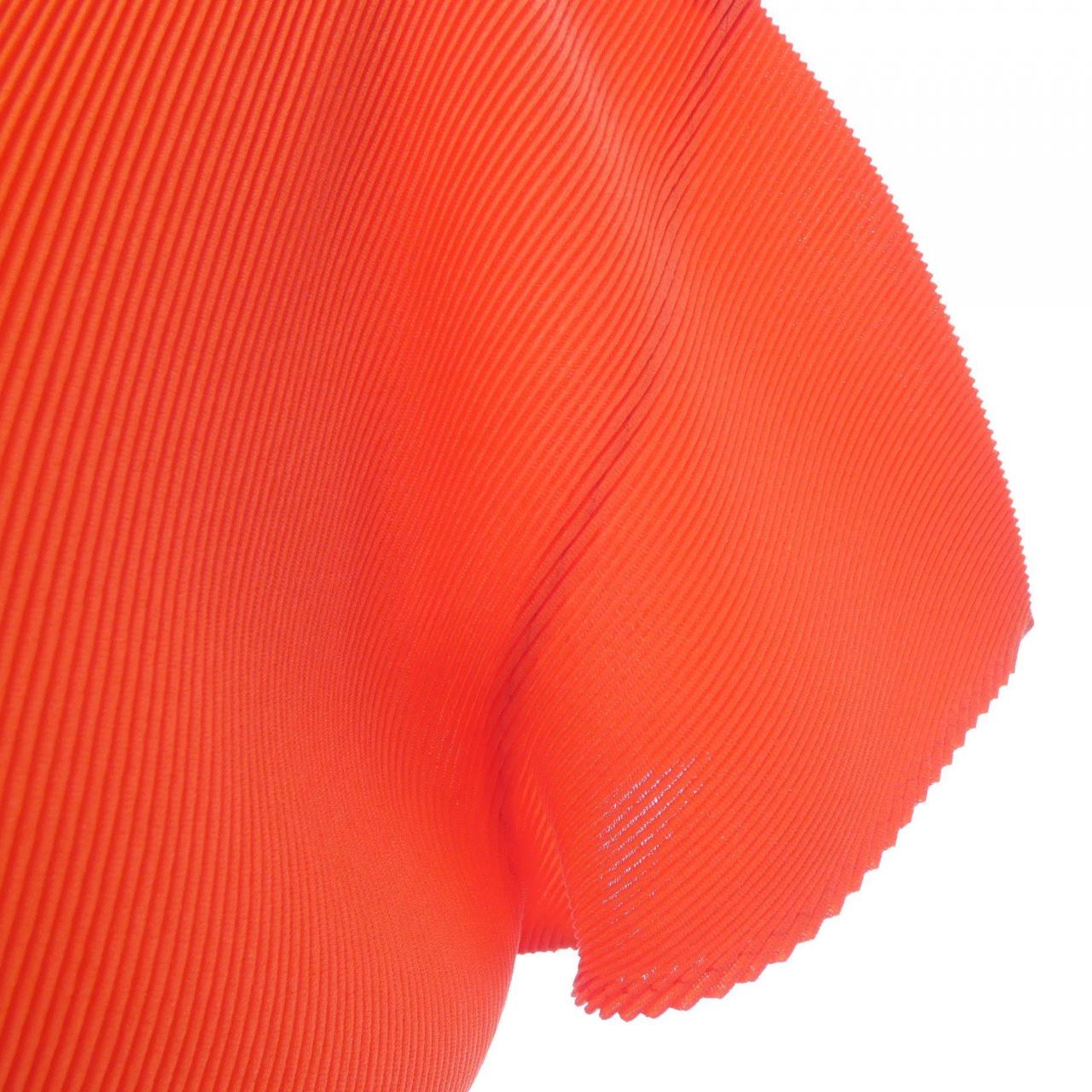 百褶PLEATS PLEASE上衣