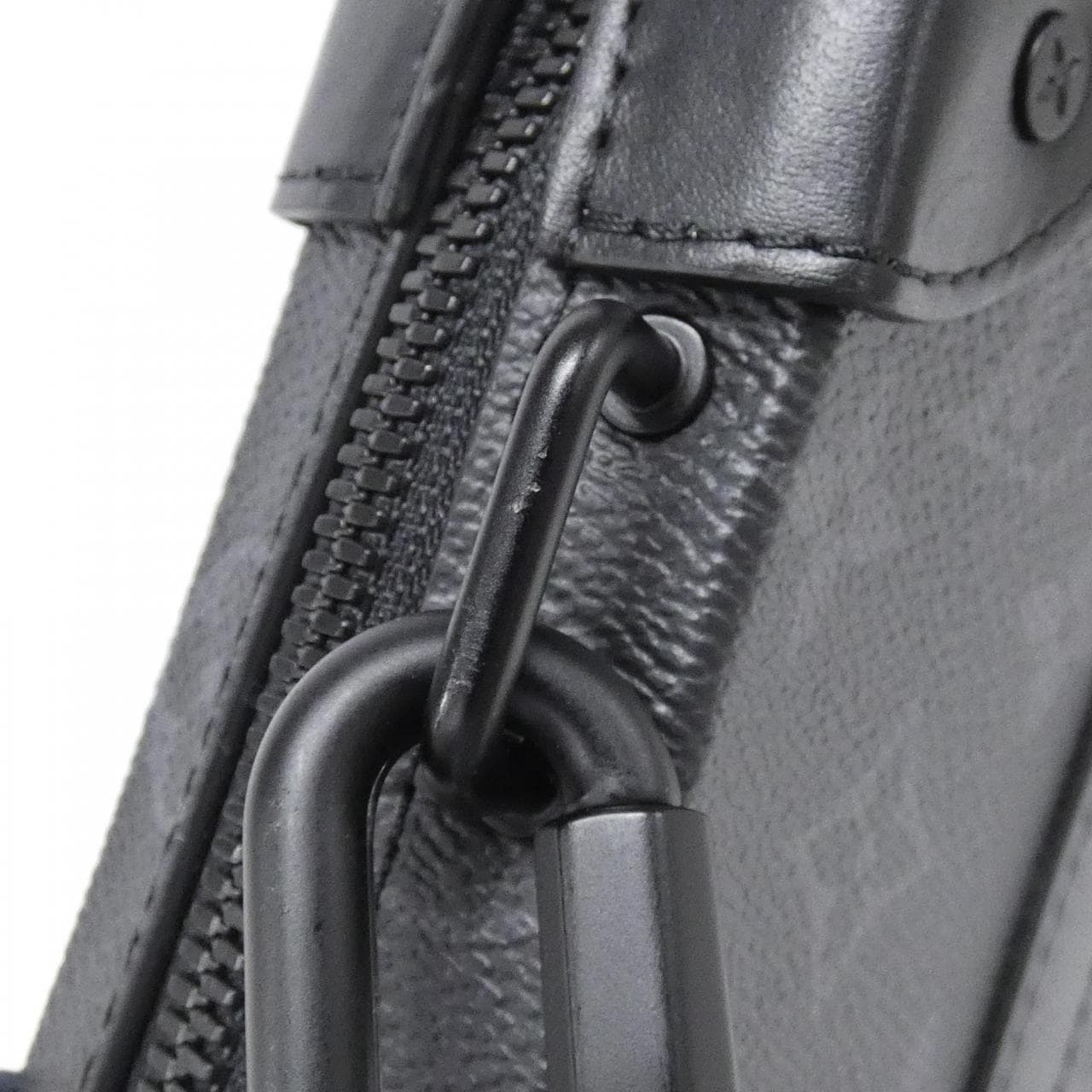 ルイヴィトン モノグラム エクリプス ソフトトランク ウォレット M69838 ショルダーバッグ