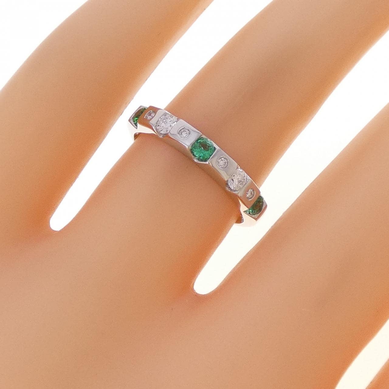 PT900 エメラルド リング 0.13CT