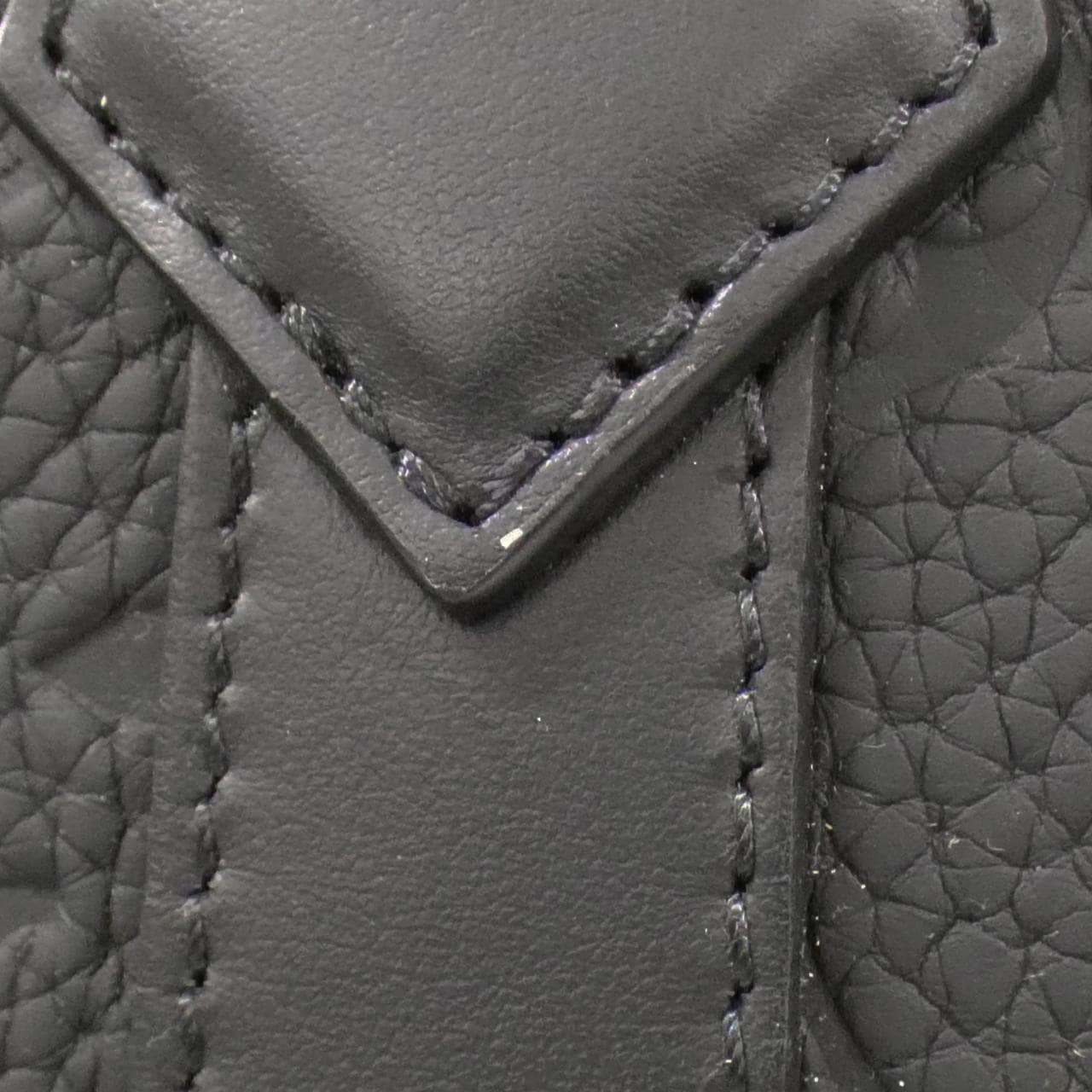LOUIS VUITTON Taurillon Monogram Sac Plat M21866 Bag