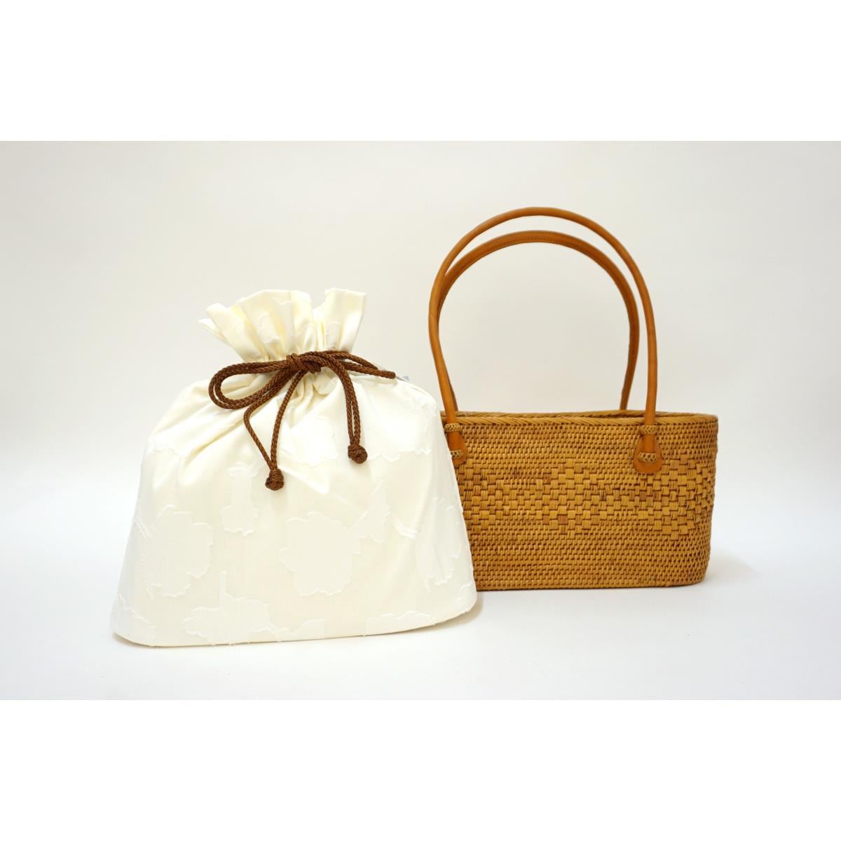 【新品】カゴバッグ　巾着付き