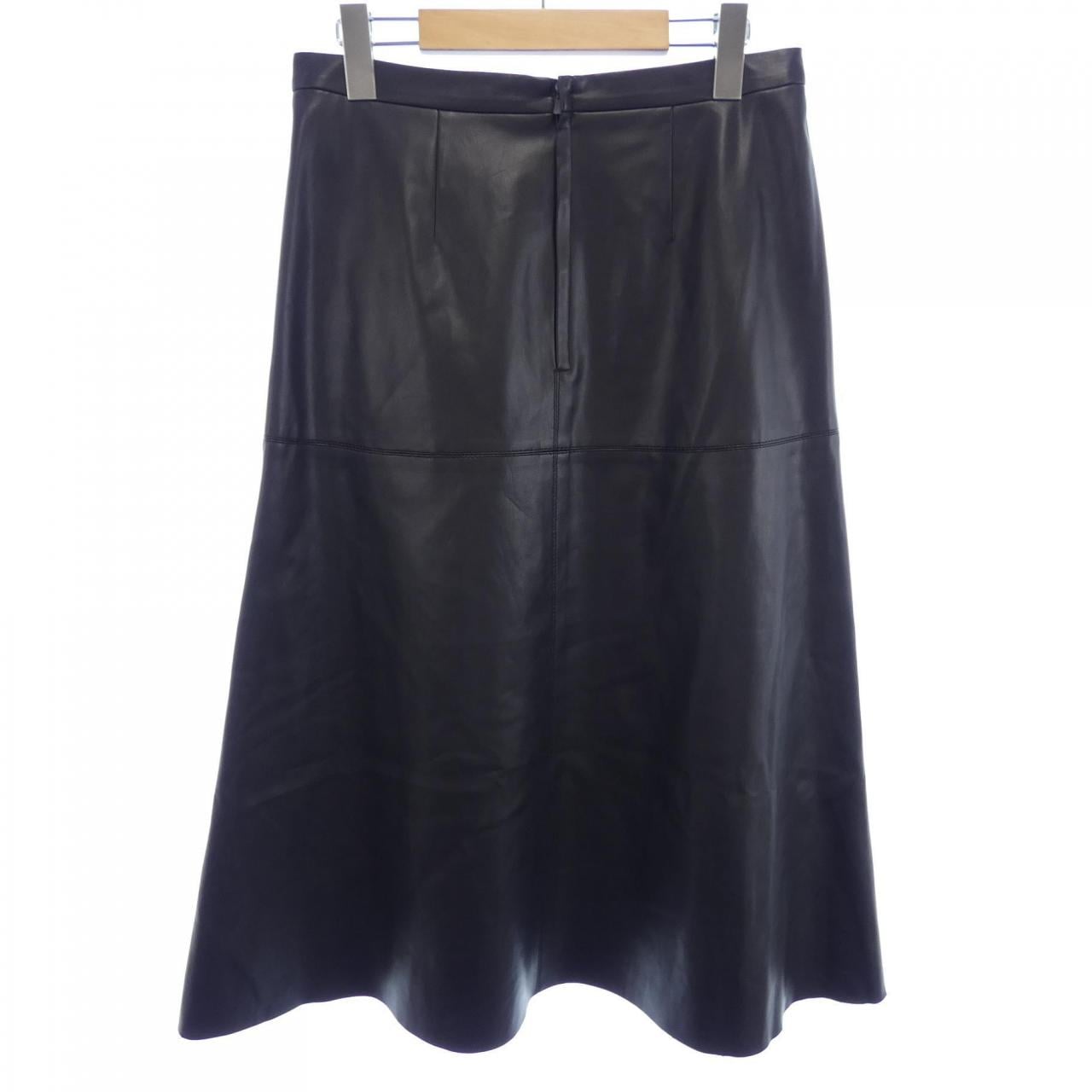 ニジュウサンク 23区 スカート