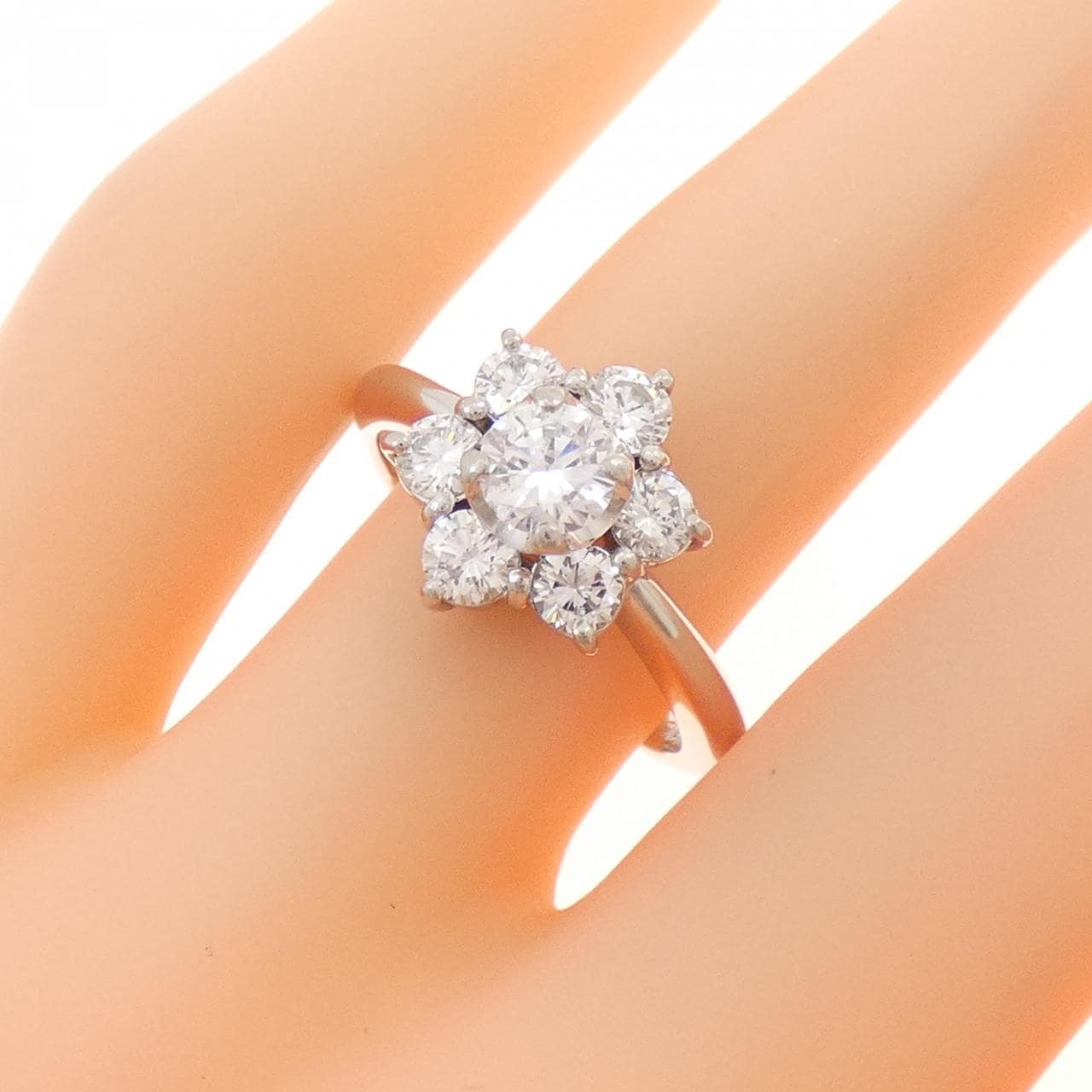 PT900 フラワー ダイヤモンド リング 0.38CT