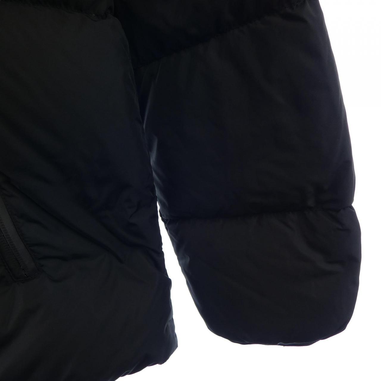 モンクレール MONCLER ダウンジャケット