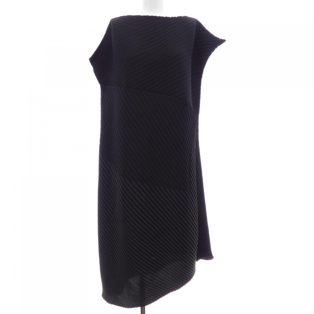 イッセイミヤケ ISSEY MIYAKE IM31FH649 ワンピース