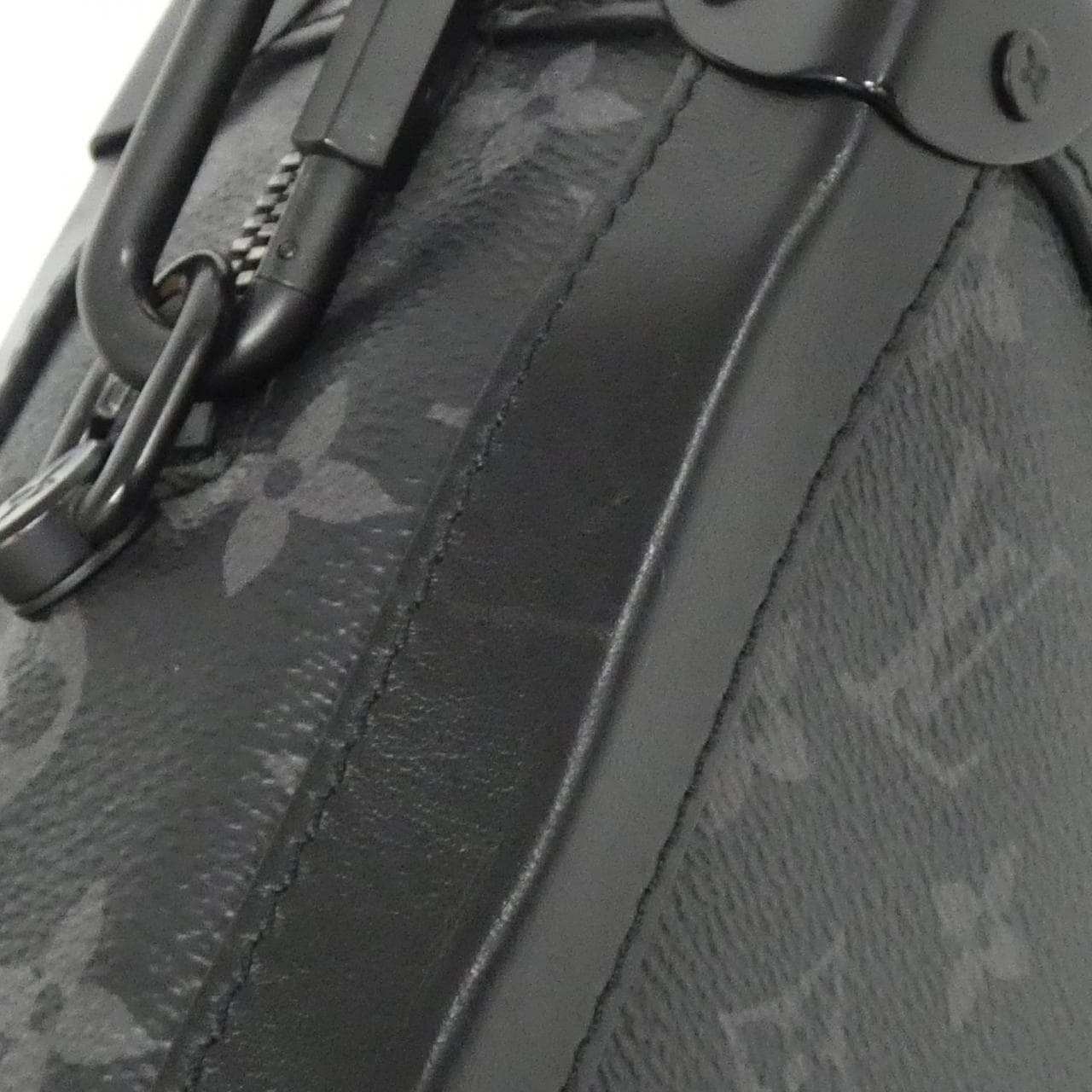 ルイヴィトン モノグラム エクリプス ソフトトランク M44730 ショルダーバッグ