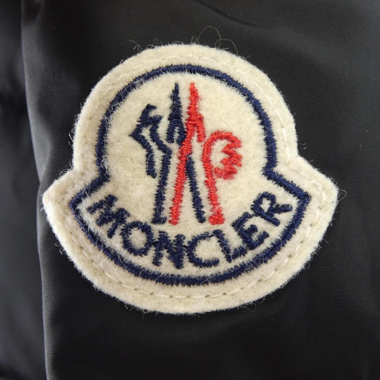 モンクレール MONCLER ダウンジャケット