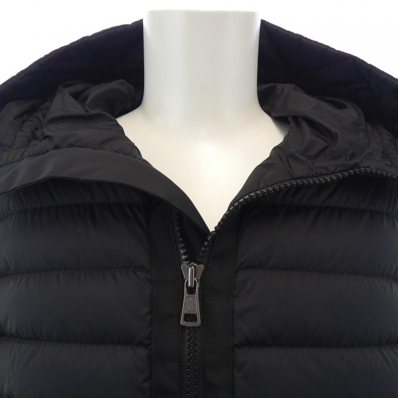 モンクレール MONCLER ダウンジャケット