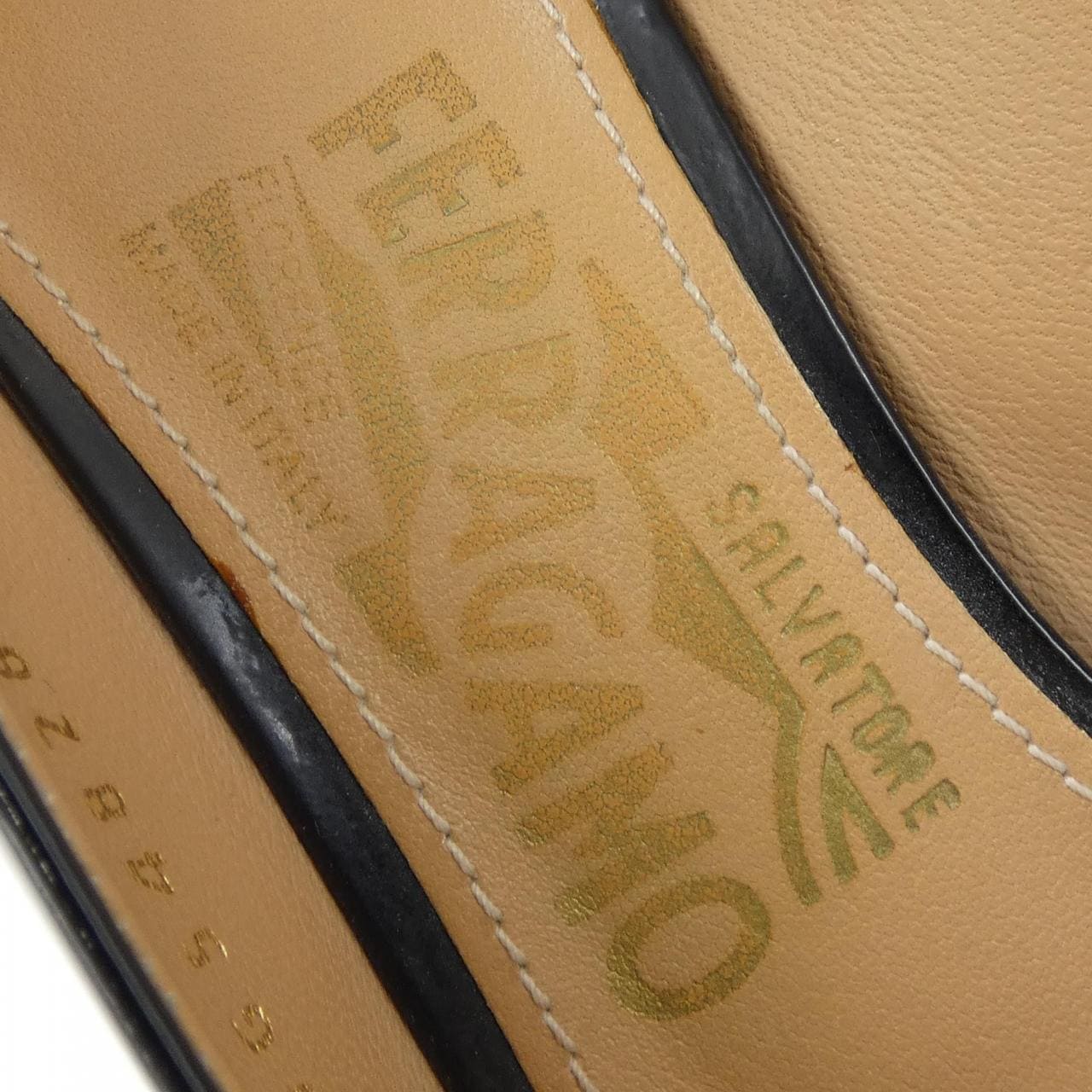 サルヴァトーレフェラガモ SALVATORE FERRAGAMO パンプス