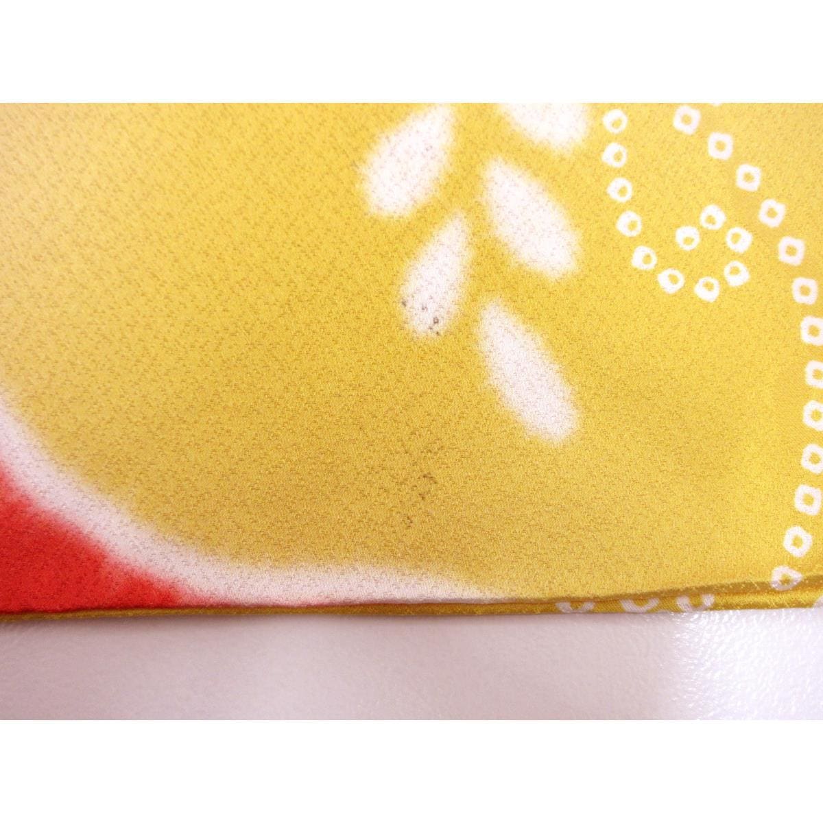 振袖　友禅金彩加工　刺繍入り