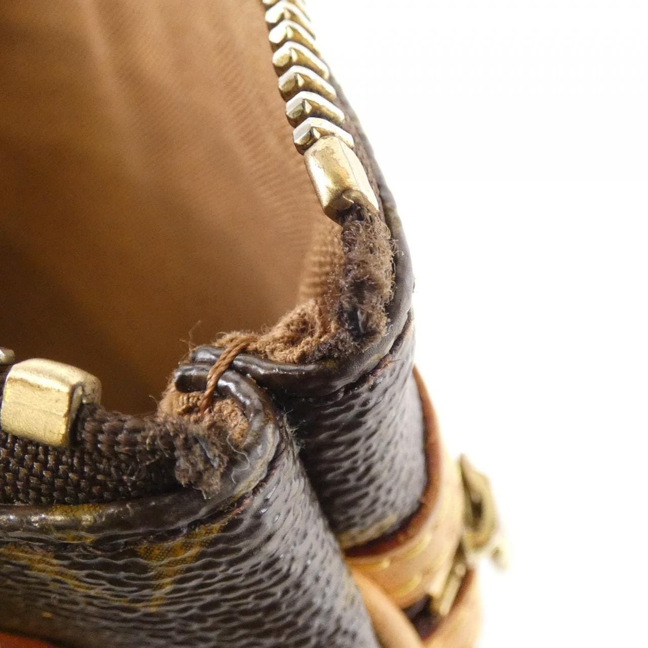 LOUIS VUITTON Monogram Pochette Bossfort M40044 Shoulder Bag