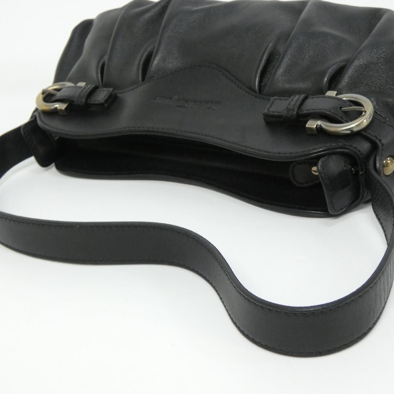 サルヴァトーレフェラガモ 21 A855 ショルダーバッグ