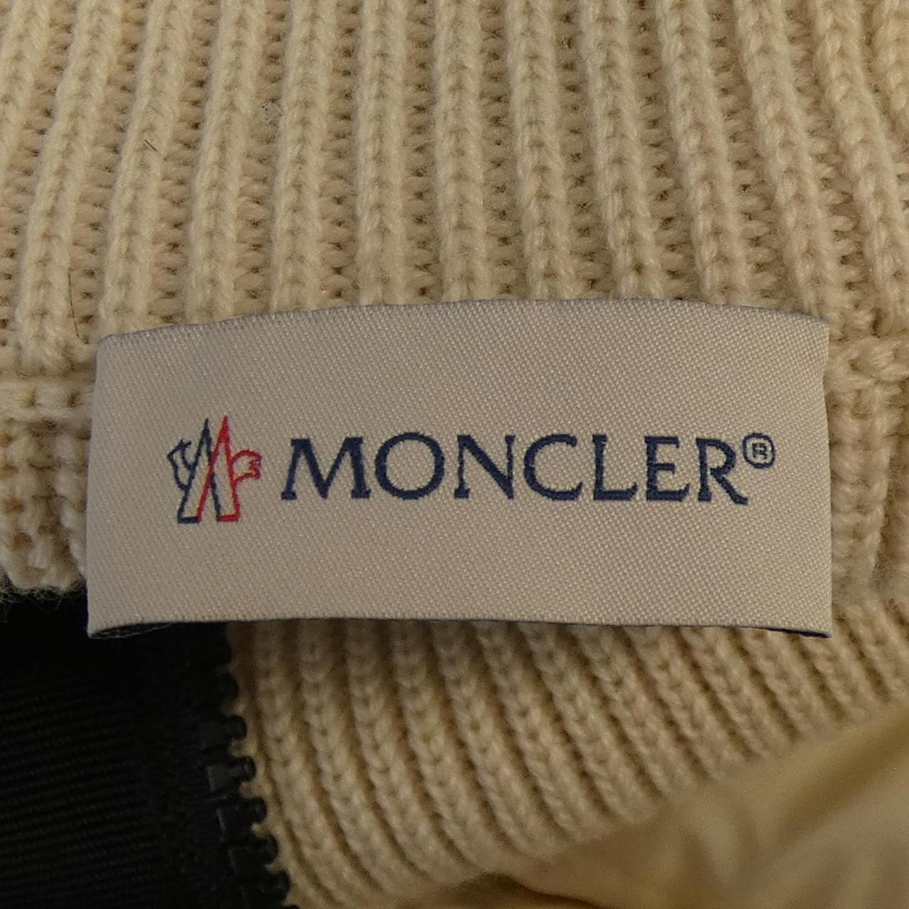 モンクレール MONCLER ダウンジャケット