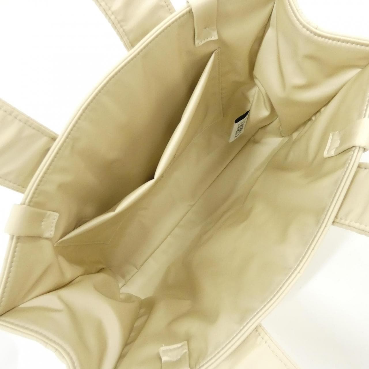 クロエ ウッディー ミディアム トート CHC23WS383 L41 バッグ