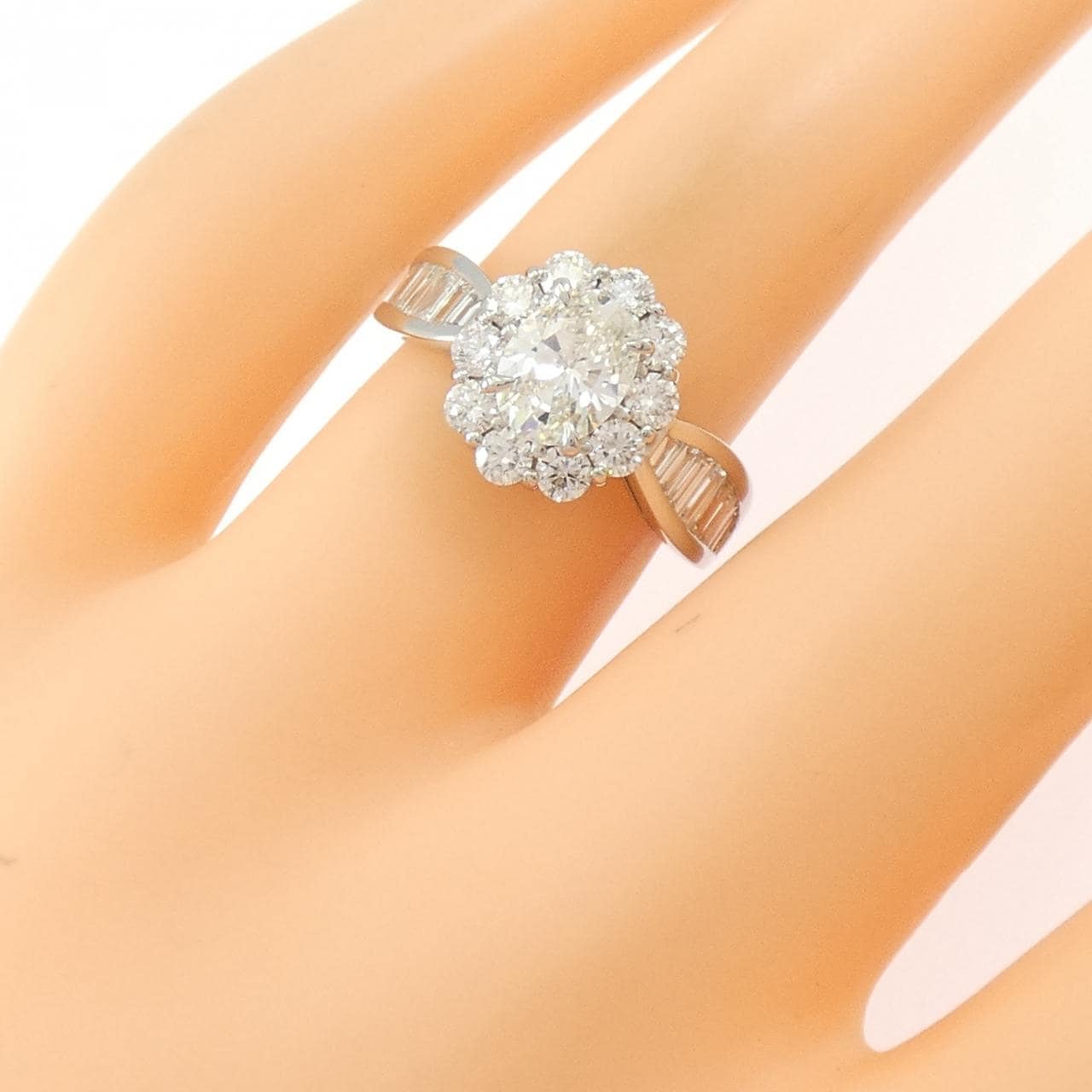 PT900 ダイヤモンド リング 0.779CT J VS2 オーバルカット