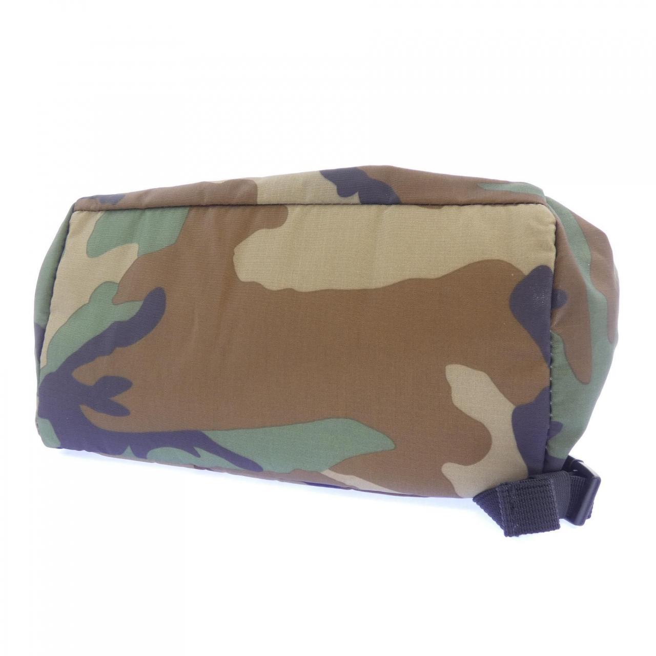 シュプリーム SUPREME WOODLAND CAMO BACKPACK
