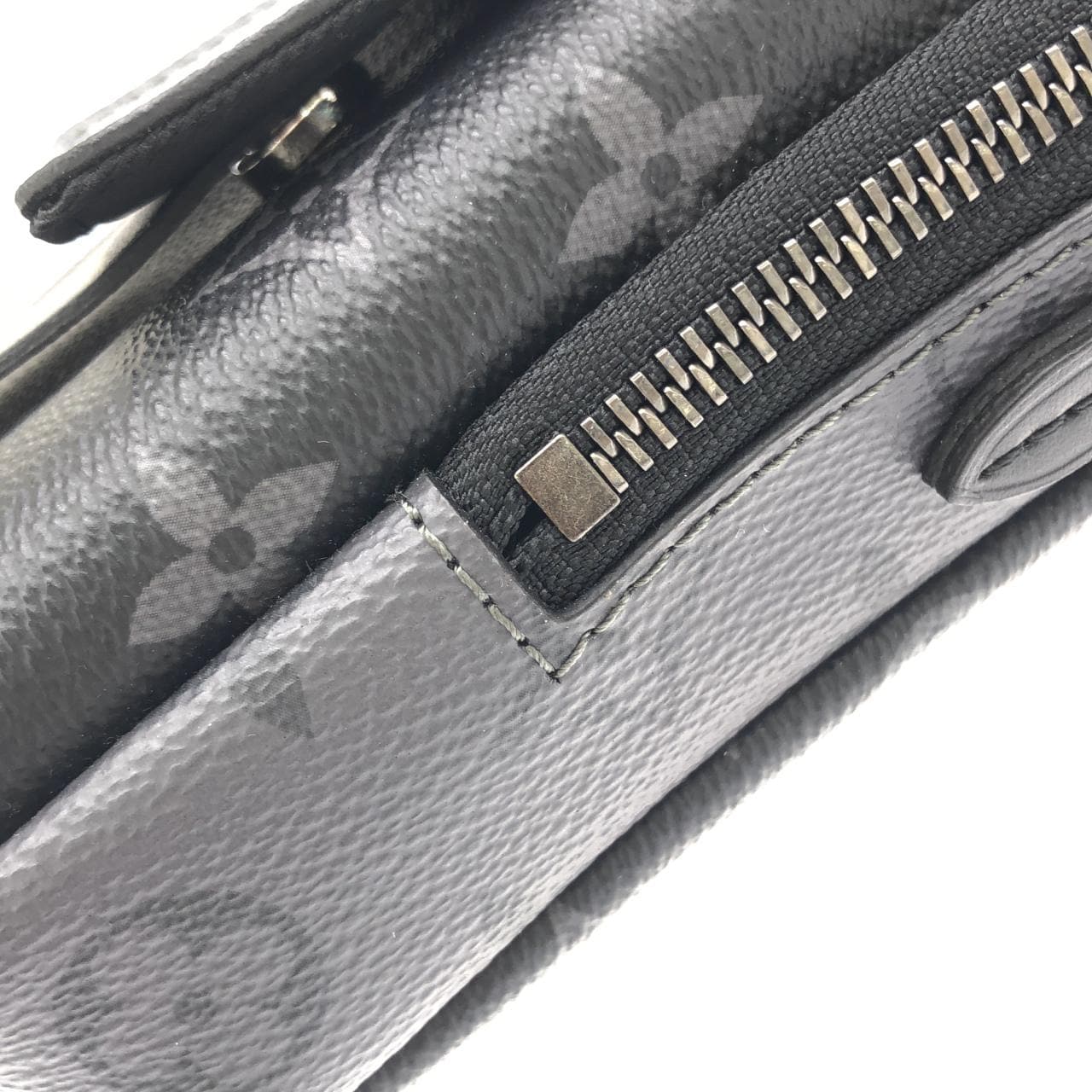 ルイヴィトン モノグラム エクリプス リバース ダブル フォン ポーチ M81321 ショルダーバッグ
