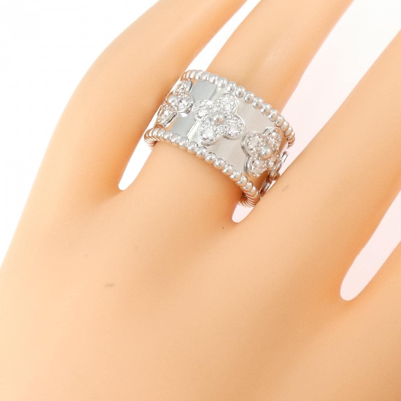 ヴァンクリーフ&アーペル ペルレ クローバー ミディアム リング