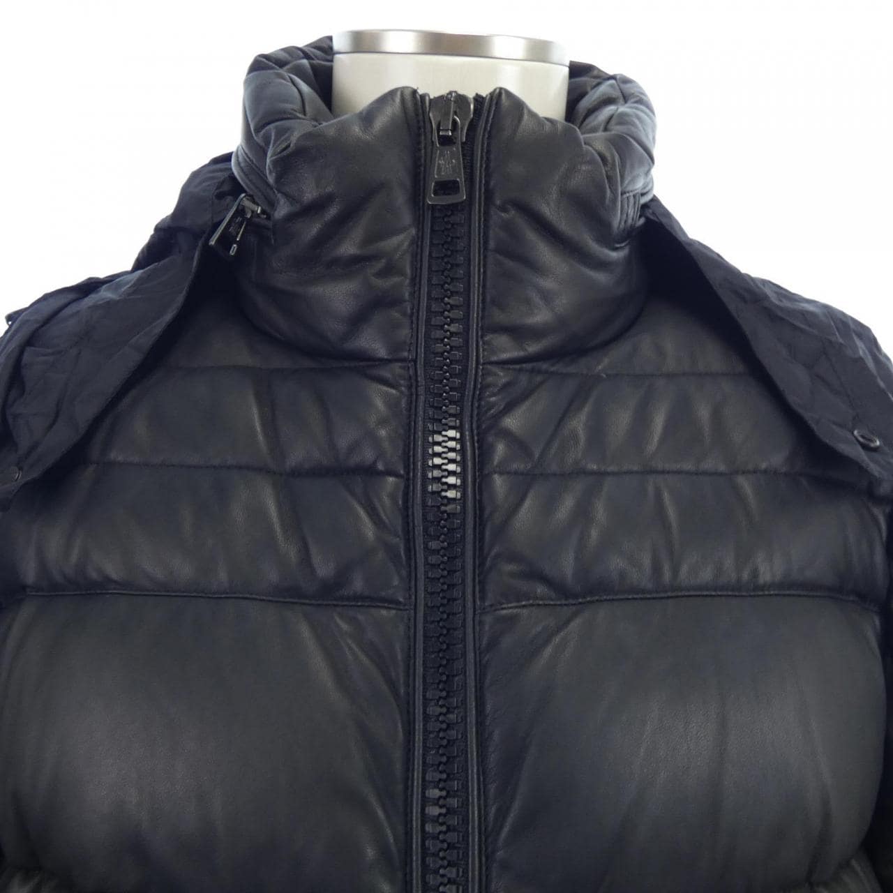 モンクレール MONCLER ダウンジャケット